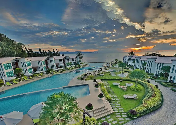 Vannee Golden Sands Beachfront Resort
